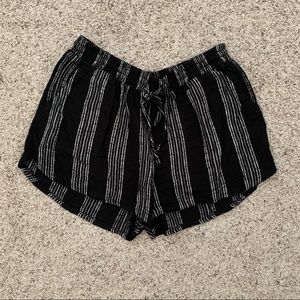 Universal Thread Black and White Stripe Flowy Shorts